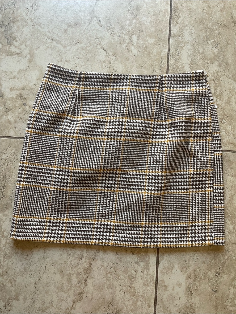 Forever21  Mini Skirt in Black, White & Yellow - Classic Check